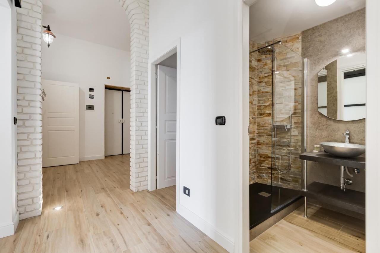 Bmga L Glam Industrial 3-Bed Apartment In Termini 罗马 外观 照片