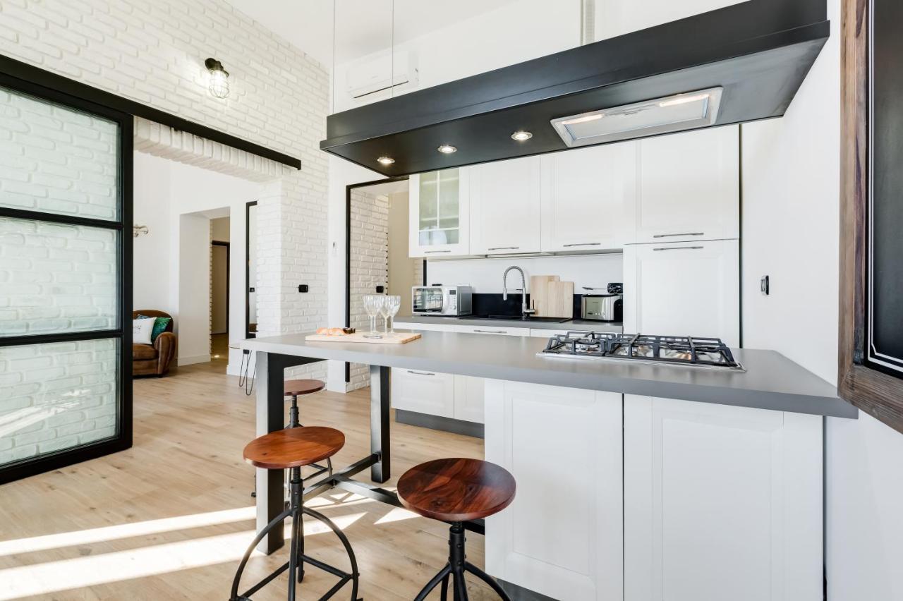 Bmga L Glam Industrial 3-Bed Apartment In Termini 罗马 外观 照片